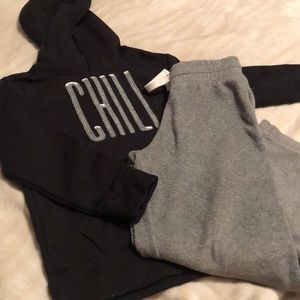 Cute!!! Sweatsuit sz 5Boys